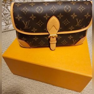 BRAND New Louis Vuitton Diane Satchel with Black Strap. With box n dust bag